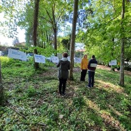 Le Pôle Éducation et Promotion de la Santé-Environnement du Puy-de-Dôme (ESE 63), représenté par Émilie Barat-Duval du REEA et Anne Dias de Promotion Santé 63, a organisé un atelier de découverte de l'outil-expo « Allons-dehors ».