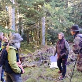 Le Conservatoire Botanique du Massif Central et le REEA ont proposé une journée de formation unique, permettant aux participants de plonger au cœur des forêts du territoire et de découvrir leurs richesses sous tous les angles.