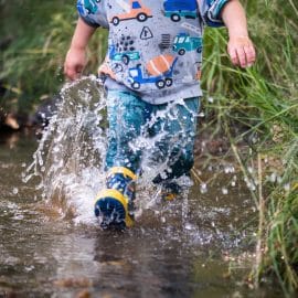 Cette journée a pour ambition de favoriser les rencontres, de croiser les regards et les pratiques, et de renforcer les dynamiques partenariales autour du dehors comme levier d’éveil, de santé, d’inclusion et de lien social dès le plus jeune âge en Auvergne.